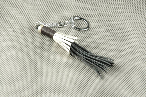Брелок для ключей "Плёточка"